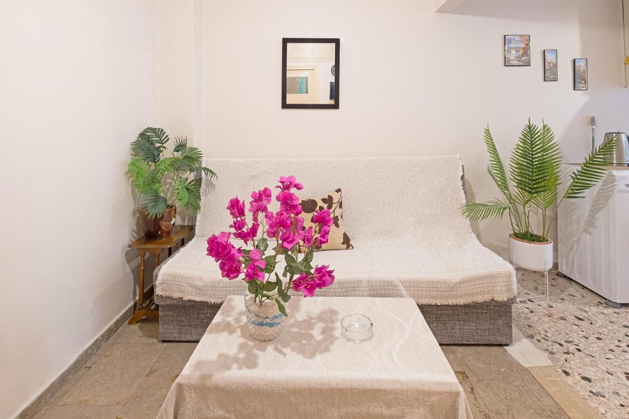 Serenity & Cozy Apartment Каламата Экстерьер фото